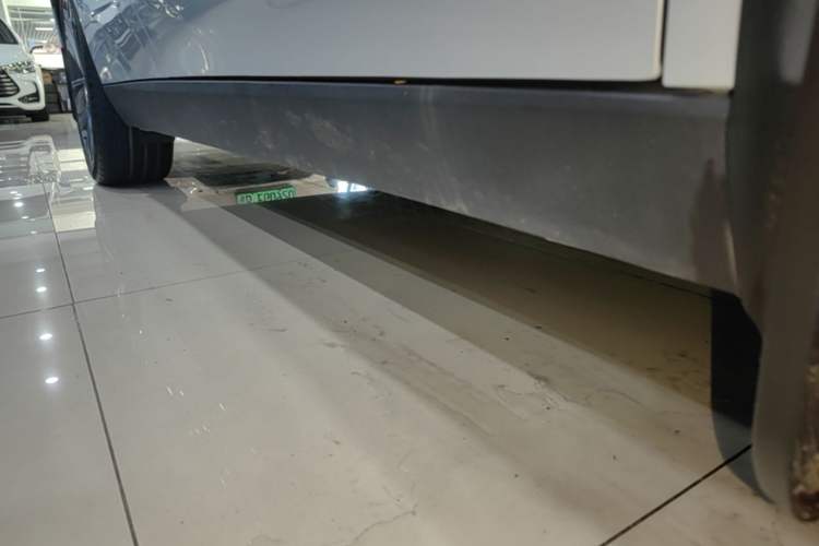 Used Leapmotor C16 2026 All-Electric 630 LiDAR Zhizun Edition 6 Seats Right Side Sill