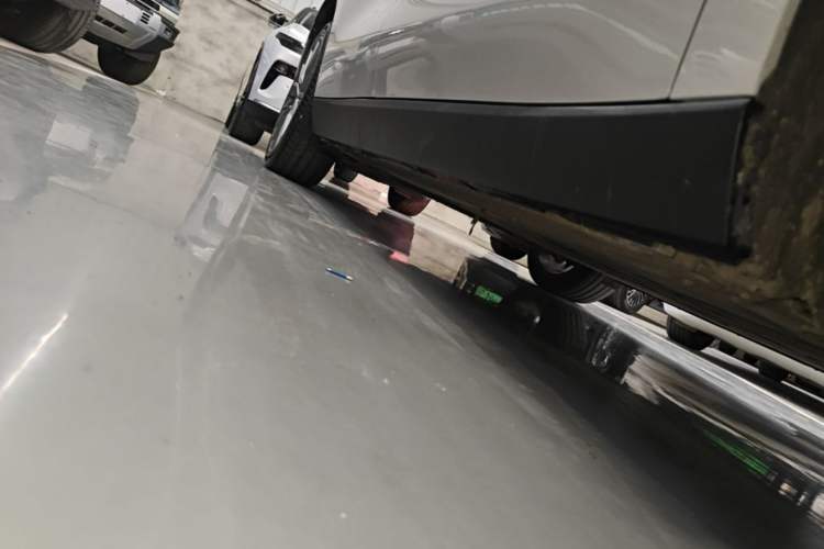 Used Leapmotor C16 2026 All-Electric 630 LiDAR Version 6-Seater Right Side Sill