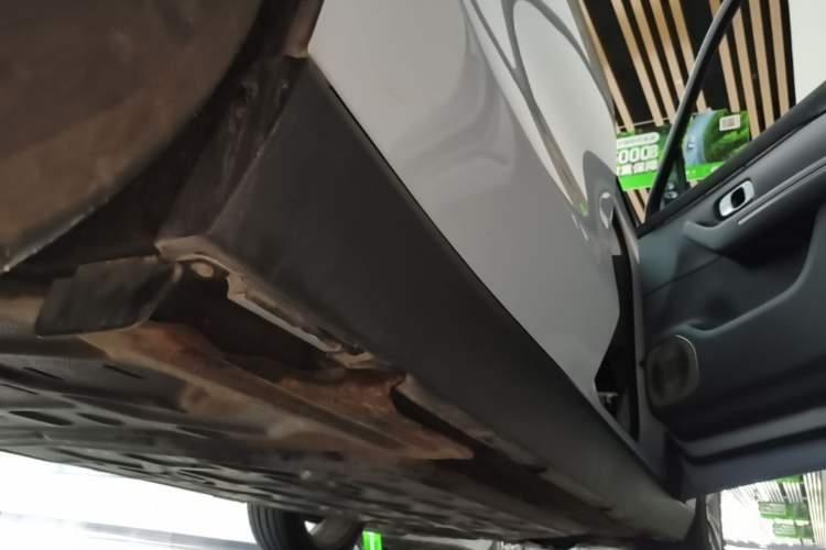 Used Leapmotor C16 2026 Extended-Range 280 LiDAR Zhizun Edition 5 Seats Right Side Sill