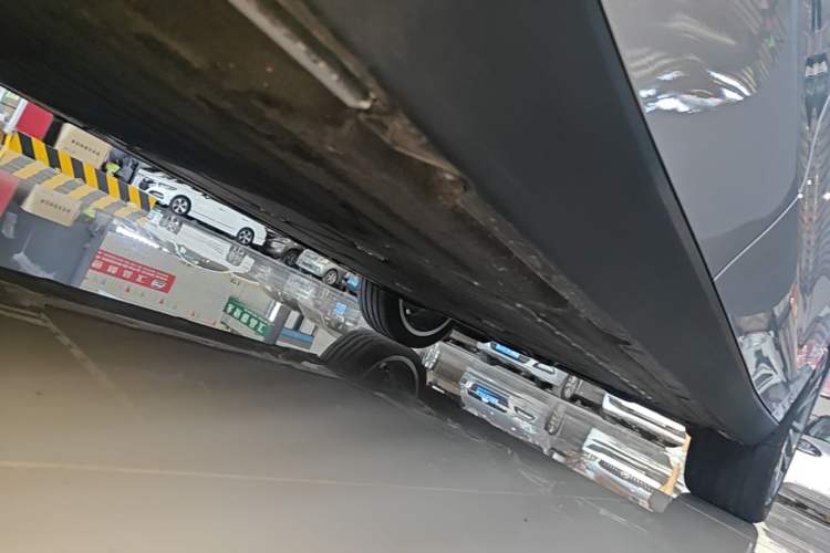 Used Leapmotor C16 2026 Extended-Range 280 LiDAR Version 6 Seats Right Side Sill