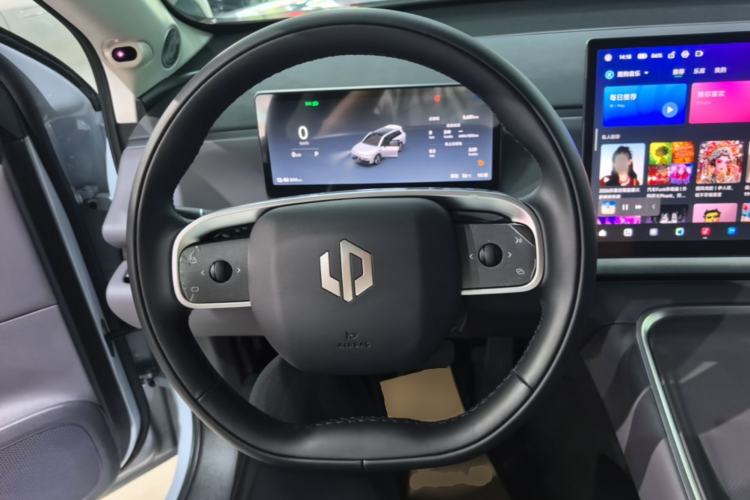 Used Leapmotor C16 2026 All-Electric 630 LiDAR Zhizun Edition 6 Seats Steering Wheel