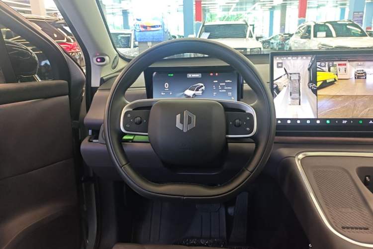 Used Leapmotor C16 2026 Pure Electric 630 LiDAR Zhizun Edition 5 Seats Steering Wheel