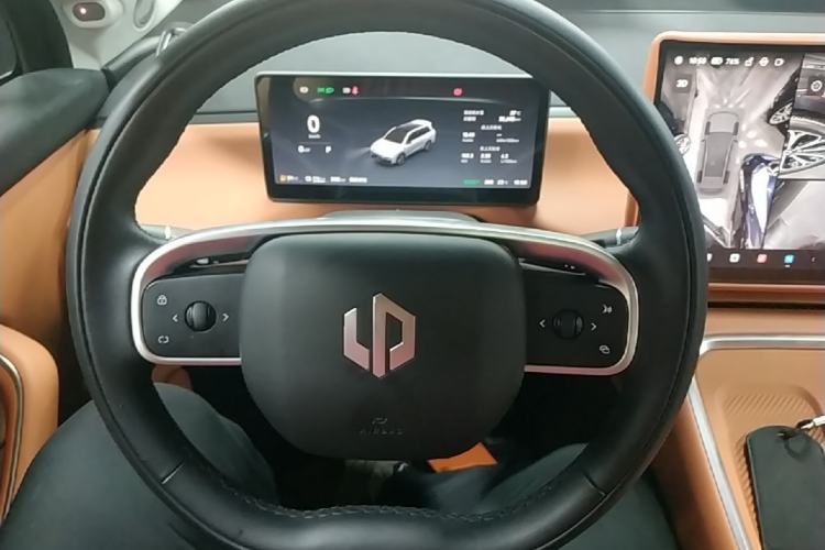 Used Leapmotor C16 2026 Extended-Range 280 LiDAR Zhizun Edition 5 Seats Steering Wheel