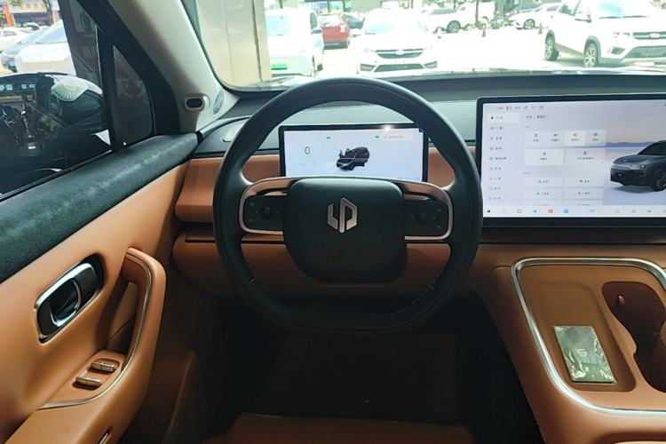 Used Leapmotor C16 2026 All-Electric 630 LiDAR Version 6-Seater Steering Wheel