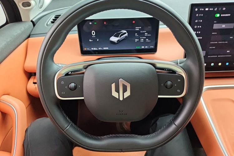 Used Leapmotor C16 2026 Extended-Range 280 LiDAR Zhizun Edition 6 Seats Steering Wheel