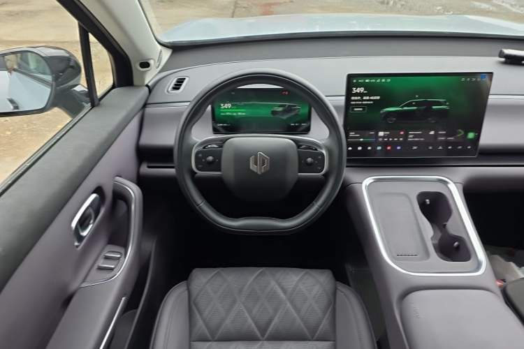 Used Leapmotor C16 2026 Pure Electric 630 LiDAR Zhizun Edition 5 Seats Steering Wheel