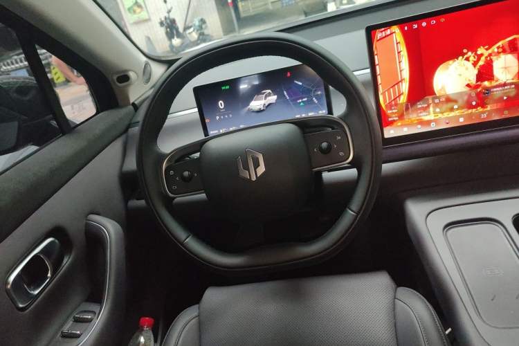 Used Leapmotor C16 2026 Range-Extended 200 Prestige 6-Seater Steering Wheel