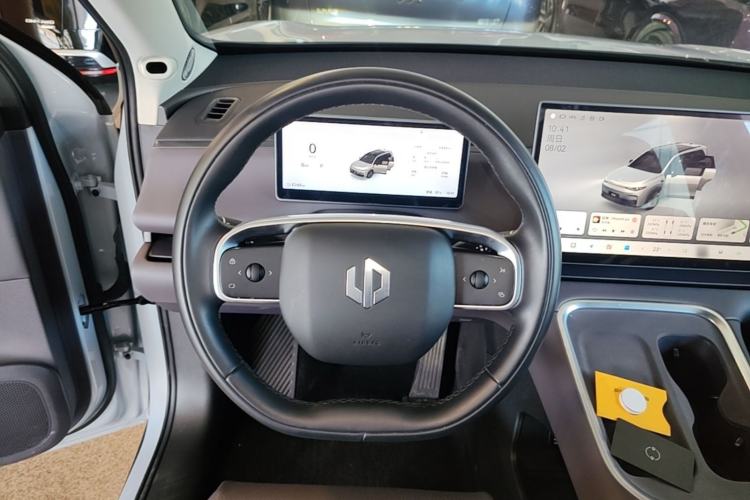 Used Leapmotor C16 2026 All-Electric 630 LiDAR Zhizun Edition 6 Seats Steering Wheel