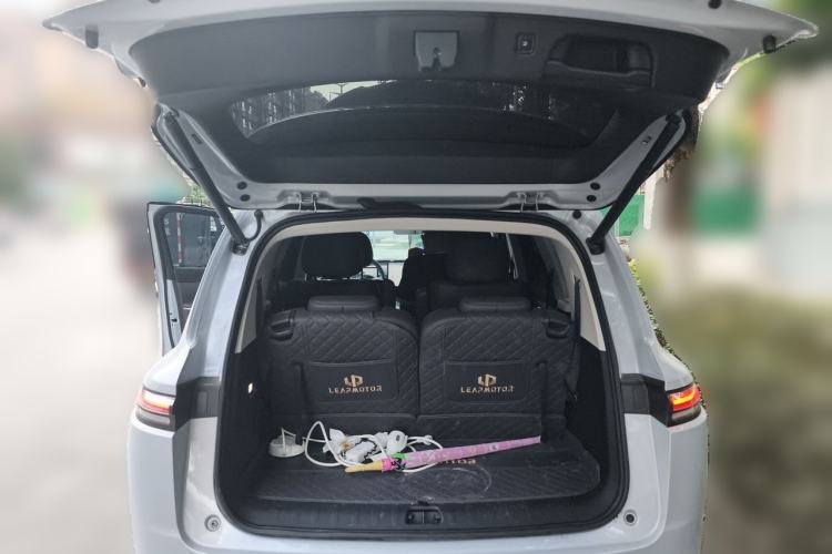 Used Leapmotor C16 2026 Extended-Range 280 LiDAR Zhizun Edition 6 Seats Trunk