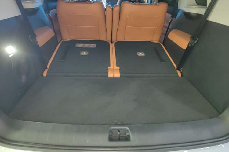 Used Leapmotor C16 2026 All-Electric 630 LiDAR Zhizun Edition 6 Seats Trunk
