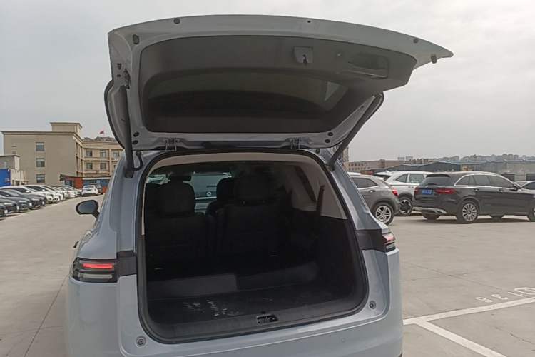Used Leapmotor C16 2026 All-Electric 630 LiDAR Version 6-Seater Trunk