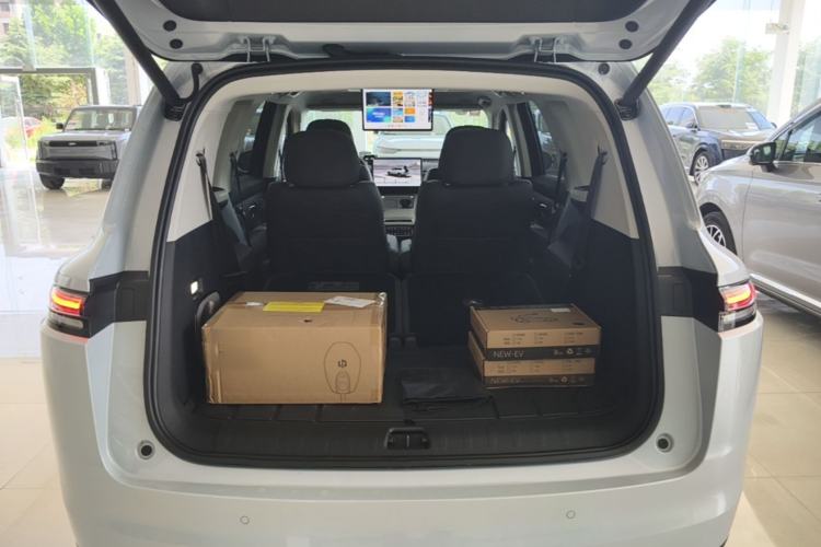 Used Leapmotor C16 2026 Extended-Range 280 LiDAR Zhizun Edition 6 Seats Trunk