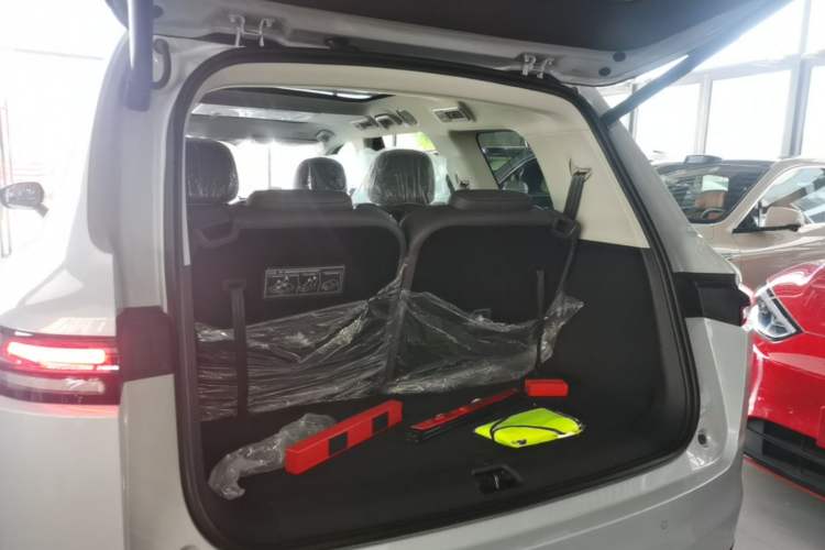 Used Leapmotor C16 2026 All-Electric 630 LiDAR Zhizun Edition 6 Seats Trunk