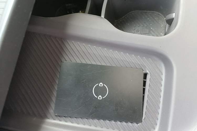 Used Leapmotor C16 2026 All-Electric 630 LiDAR Version 6-Seater Vehicle Key
