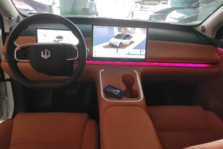 Used Leapmotor C16 2026 Extended-Range 280 LiDAR Zhizun Edition 6 Seats Center Console
