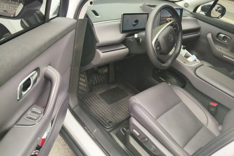 Used Leapmotor C16 2026 All-Electric 630 LiDAR Zhizun Edition 6 Seats Driver Seat