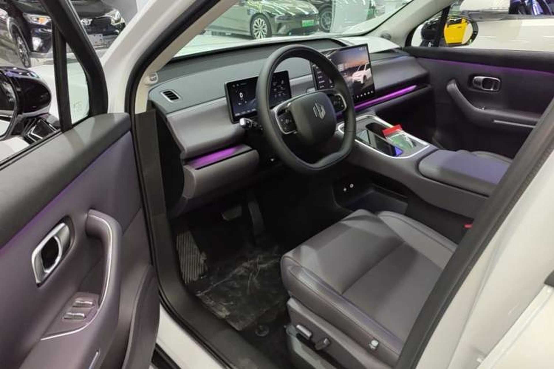 Used Leapmotor C16 2026 Extended-Range 280 LiDAR Version 6 Seats Driver Seat