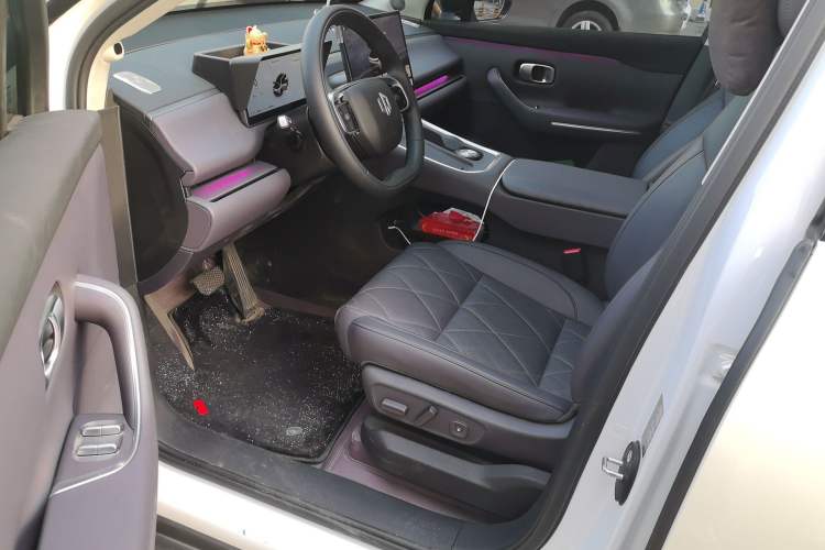Used Leapmotor C16 2026 Extended-Range 280 LiDAR Zhizun Edition 5 Seats Driver Seat