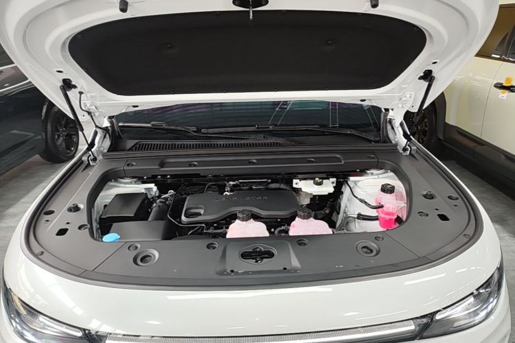 Used Leapmotor C16 2026 Extended-Range 280 LiDAR Zhizun Edition 6 Seats Engine Bay