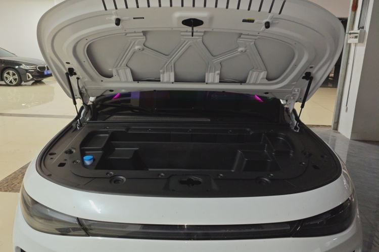 Used Leapmotor C16 2026 Pure Electric 630 LiDAR Zhizun Edition 5 Seats Engine Bay