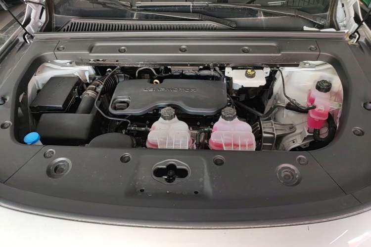 Used Leapmotor C16 2026 Extended-Range 280 LiDAR Zhizun Edition 6 Seats Engine Bay