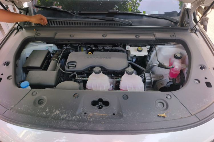 Used Leapmotor C16 2026 Extended-Range 280 LiDAR Zhizun Edition 6 Seats Engine Bay