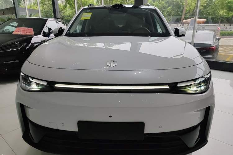 Used Leapmotor C16 2026 All-Electric 630 LiDAR Zhizun Edition 6 Seats Front