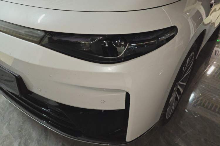 Used Leapmotor C16 2026 Pure Electric 630 LiDAR Zhizun Edition 5 Seats Left Front Headlight