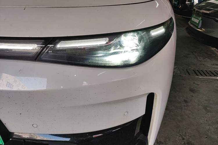 Used Leapmotor C16 2026 Extended-Range 280 LiDAR Zhizun Edition 6 Seats Left Front Headlight