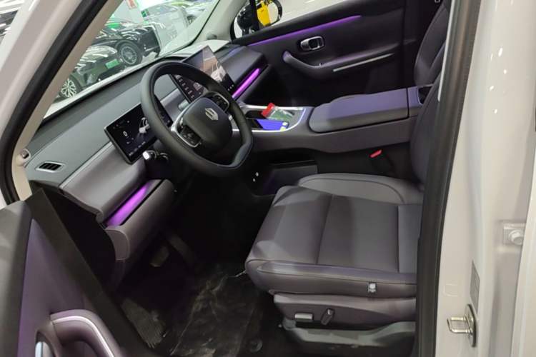 Used Leapmotor C16 2026 Extended-Range 280 LiDAR Version 6 Seats Left Front Seat