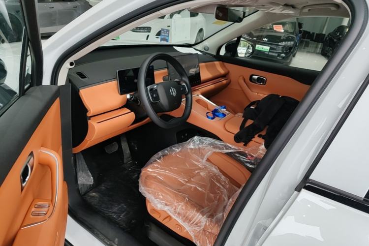 Used Leapmotor C16 2026 All-Electric 630 LiDAR Zhizun Edition 6 Seats Left Front Seat