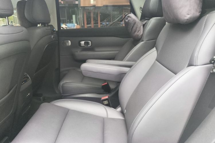 Used Leapmotor C16 2026 All-Electric 630 LiDAR Zhizun Edition 6 Seats Left Rear Seat