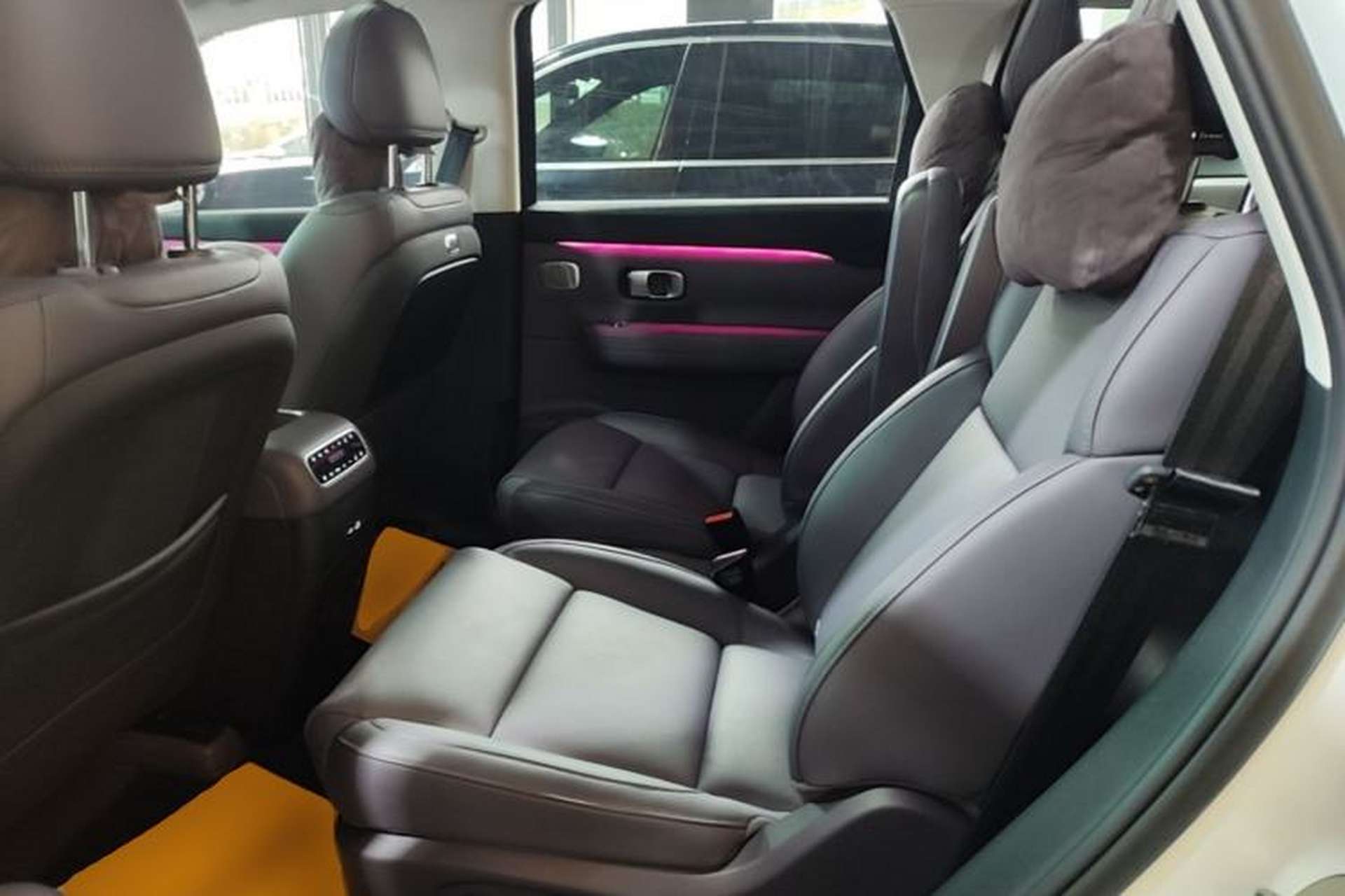 Used Leapmotor C16 2026 Extended-Range 280 LiDAR Zhizun Edition 6 Seats Left Rear Seat