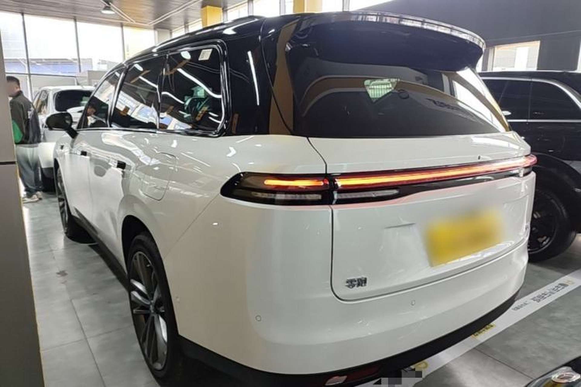 Used Leapmotor C16 2026 Extended-Range 280 LiDAR Zhizun Edition 6 Seats Rear Left 45 Deg