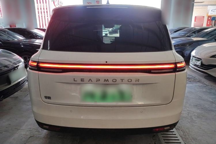 Used Leapmotor C16 2026 Extended-Range 280 LiDAR Zhizun Edition 6 Seats Rear