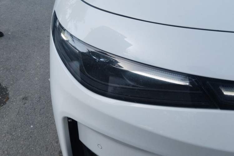 Used Leapmotor C16 2026 All-Electric 630 LiDAR Zhizun Edition 6 Seats Right Front Headlight