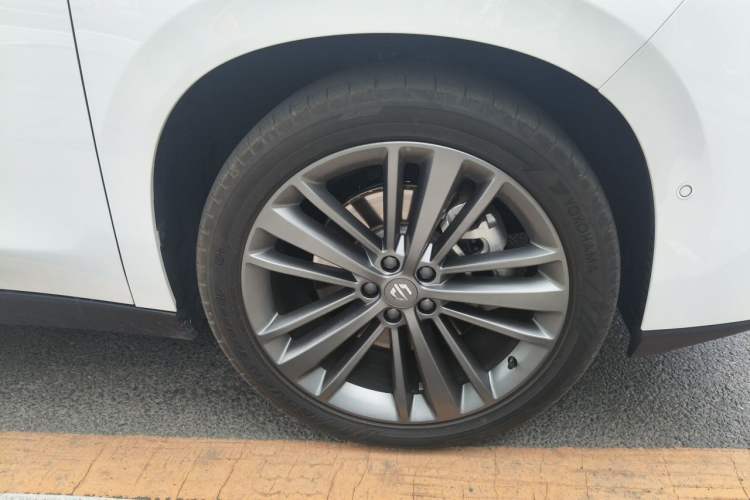 Used Leapmotor C16 2026 All-Electric 630 LiDAR Zhizun Edition 6 Seats Right Front Wheel Hub