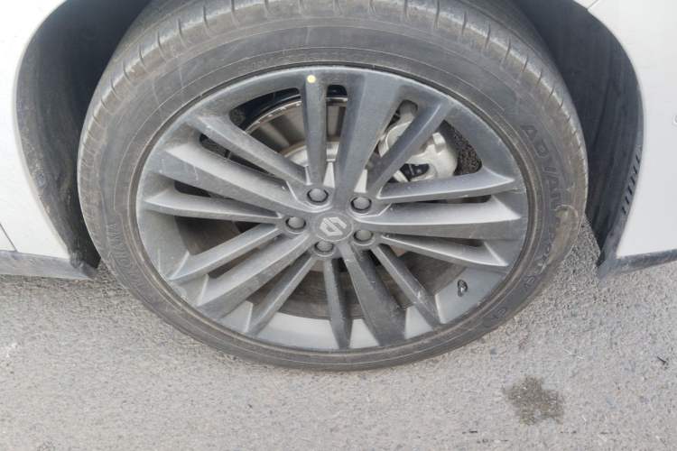 Used Leapmotor C16 2026 All-Electric 630 LiDAR Zhizun Edition 6 Seats Right Front Wheel Hub