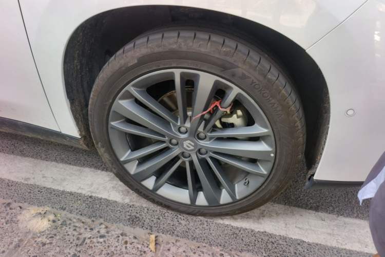 Used Leapmotor C16 2026 Extended-Range 280 LiDAR Zhizun Edition 6 Seats Right Front Wheel Hub
