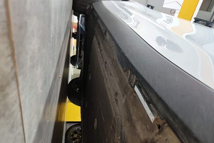 Used Leapmotor C16 2026 Extended-Range 280 LiDAR Zhizun Edition 6 Seats Right Side Sill
