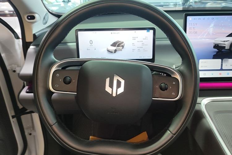 Used Leapmotor C16 2026 Extended-Range 280 LiDAR Zhizun Edition 6 Seats Steering Wheel