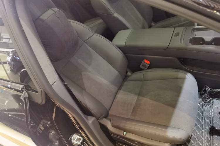 Used Leapmotor Lafa5 2026 Model 515 Max Right Front Seat