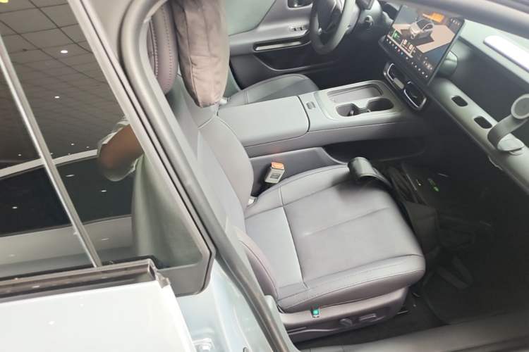 Used Leapmotor Lafa5 2026 Model 605 Max Right Front Seat
