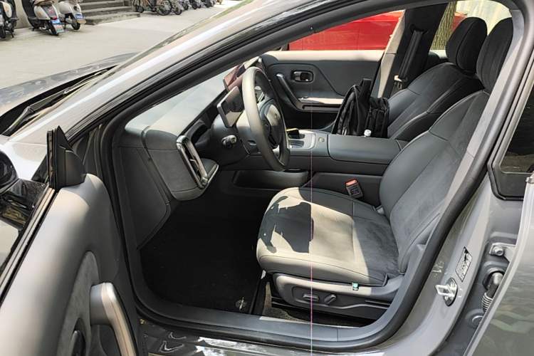 Used Leapmotor Lafa5 2026 Model 515 Max Driver Seat