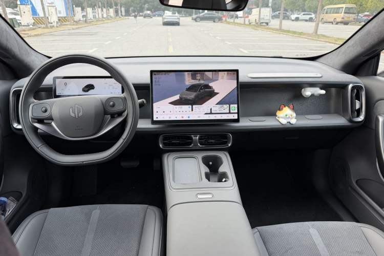 Used Leapmotor Lafa5 2026 Model 515 Max Interior 2