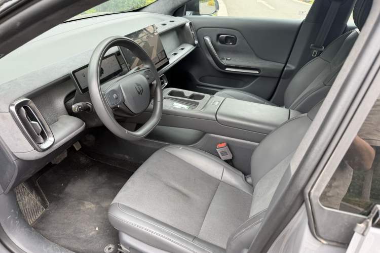 Used Leapmotor Lafa5 2026 Model 515 Max Interior 9