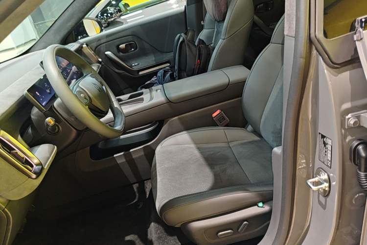 Used Leapmotor Lafa5 2026 Model 515 Max Left Front Seat