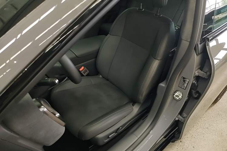 Used Leapmotor Lafa5 2026 Model 515 Max Left Front Seat