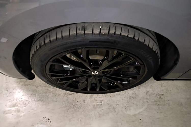 Used Leapmotor Lafa5 2026 Model 515 Max Left Front Wheel Hub