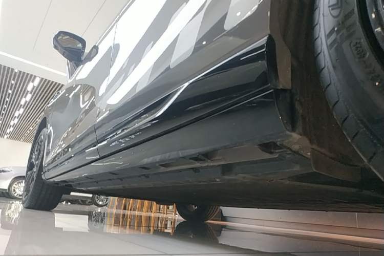 Used Leapmotor Lafa5 2026 Model 515 Max Left Side Sill